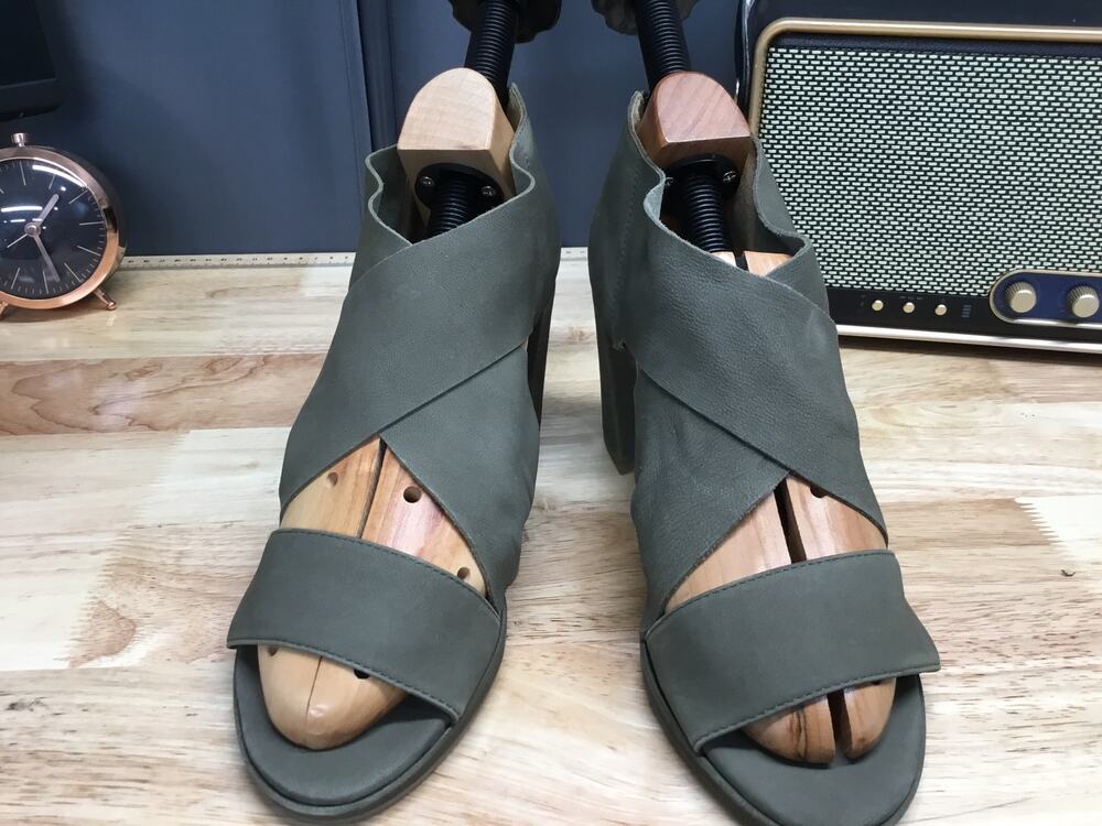 Eileen Fisher Marla Sandals Women's 10 Green Leather Zipper Block Heel Comfort